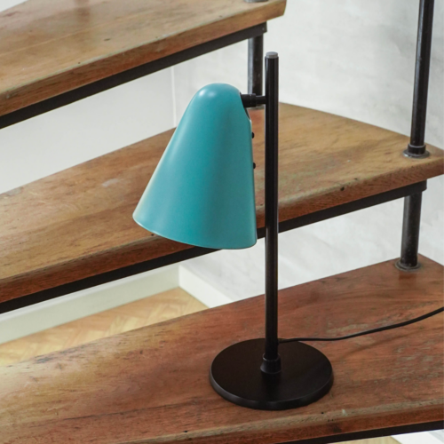 Capelo Sort bordlampe af genbrugsmetal med 50´er grøn skærm