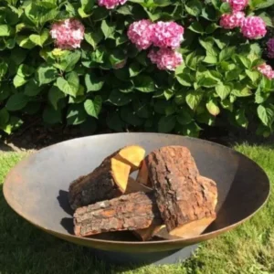 Rund eldskål i cortenstål utan kant och med dräneringshål